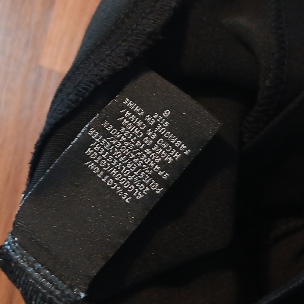 1822 Denim Classic Black Shorts - Picture 3 of 7